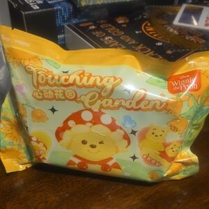 Disney Winnie the Pooh Touching Garden Yellow Pack